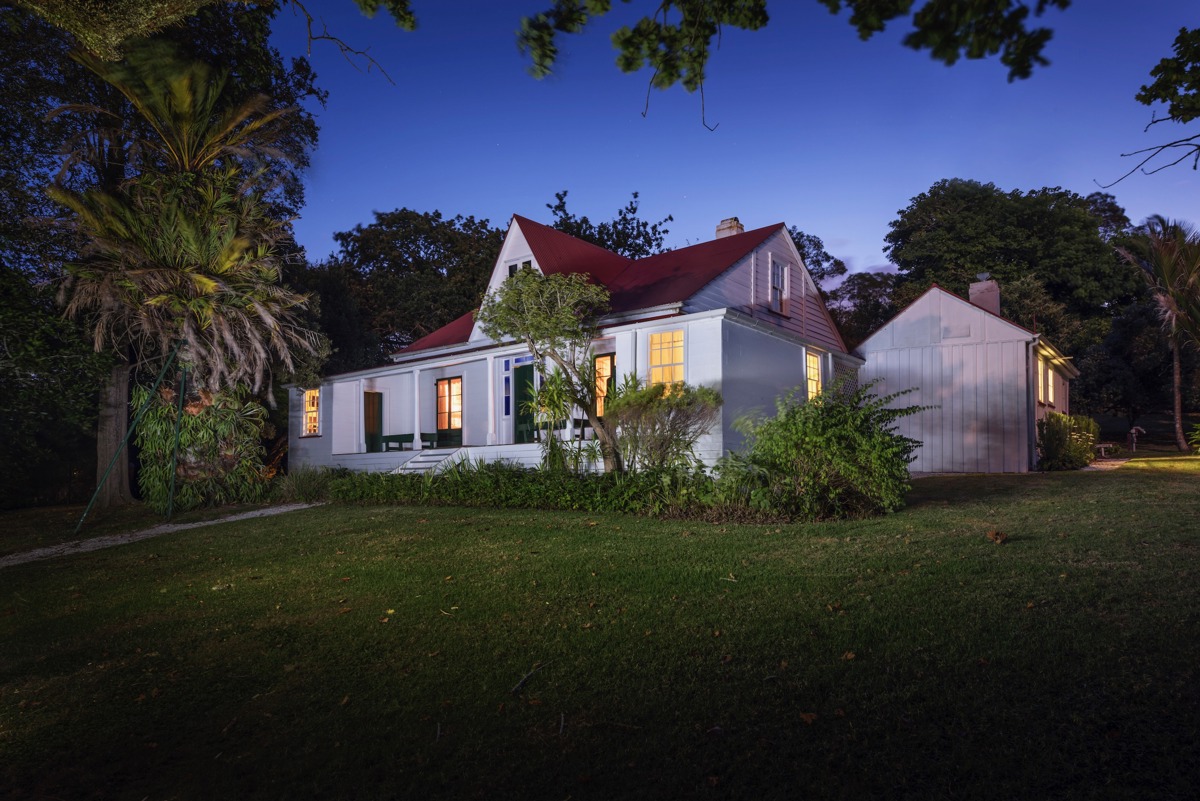 Dsc 1923 Clendon House Night Shot Grant Sheehan