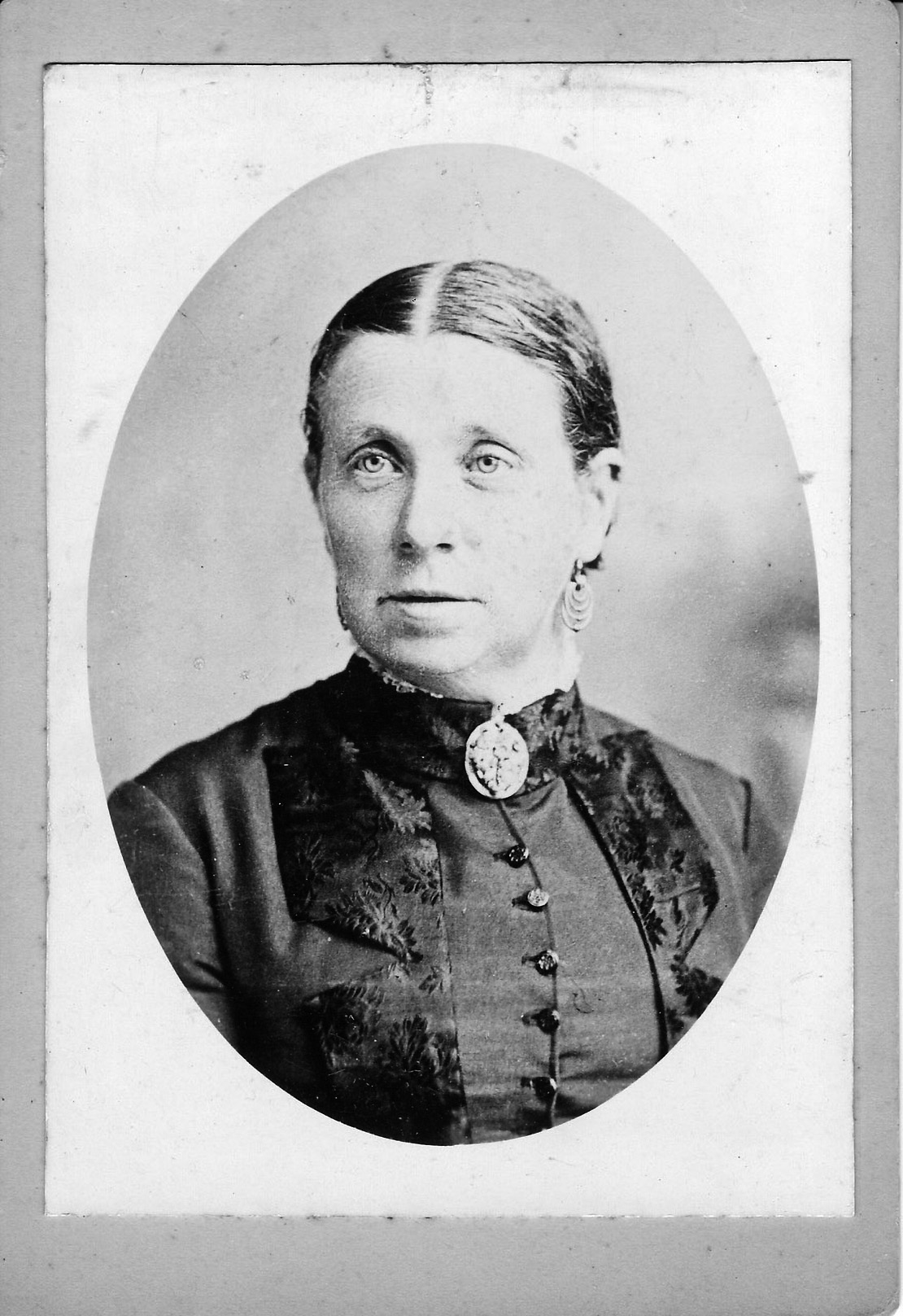 black and white head and shoulders portrait of Victorian woman